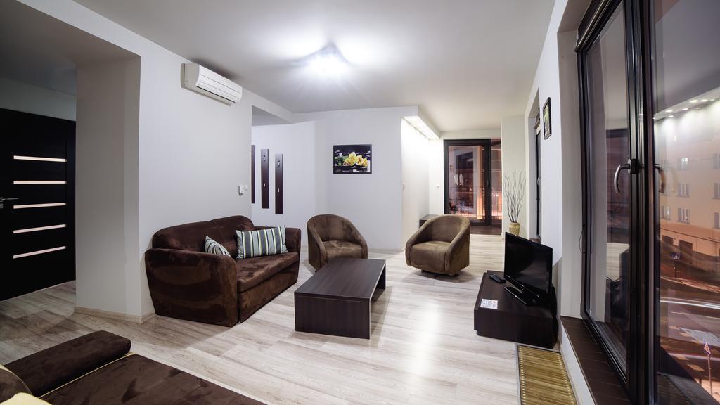 Apartment Palace *